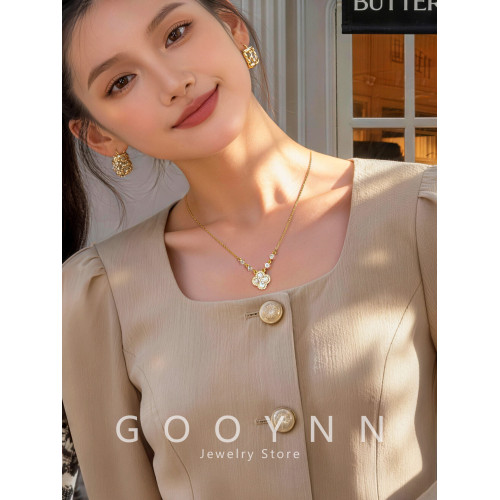 天然白貝母滿鑽四葉草項鍊女款2026新款輕奢高級感秋冬鎖骨毛衣鏈