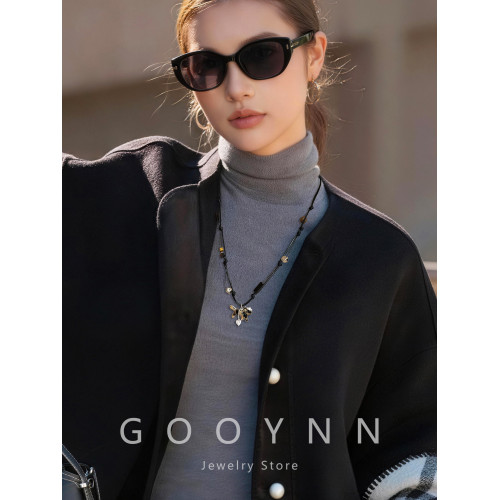 可調節黑色皮繩項鍊女豹紋小貓吊墜配飾2026新款虎眼石毛衣鏈長款