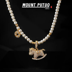 「馬上有錢」普陀山滿鑽小馬珍珠錢幣項鍊馬年本命年招財鎖骨鍊