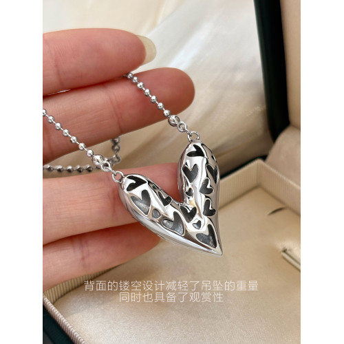 銀色鏤空碎冰冰愛心吊墜項鍊女小衆設計感百搭秋冬長款桃心毛衣鏈