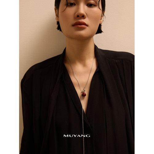 慕陽MUYANG秋冬毛衣鏈輕奢高級感吊墜大氣高檔承意本命年項鍊女款 慕陽MUYANG秋冬毛衣鏈輕奢高級感吊墜大氣高檔承意本命年項鍊女款