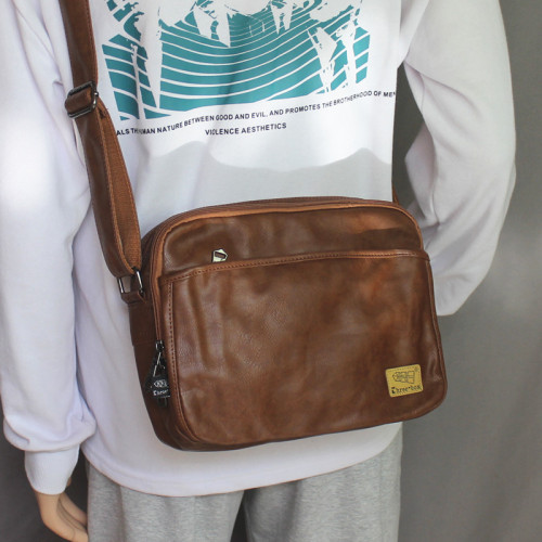 潮包新款簡約單肩包男包韓版男士斜後後背包平板ipad手機後後背包軟皮女包