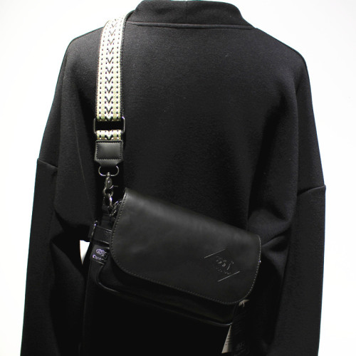 日系復古郵差包小挎包單肩拉鍊繙蓋後後背包小方包休閒斜胸包潮男包包