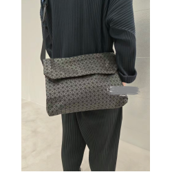 日本幾何菱格騎士包大容量斜後後背包新款繙蓋郵差包男休閒旅行電腦包