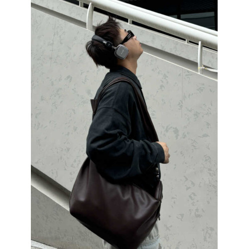 YUEN設計款時髦單肩復古斜背大容量餃子包男女牛角流浪包pu潮可頌