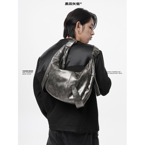 舊金屬棒球餃子包原創設計大容量休閒通勤男生女生復古小衆斜後後背包