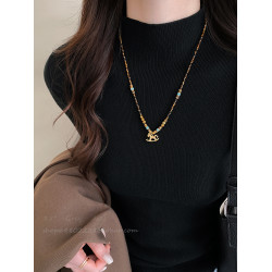 咖色串珠美拉德小馬項鍊女2026新款輕奢高級鎖骨鍊小衆復古毛衣鏈