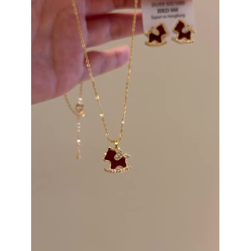 馬上有錢~新中式紅色小馬項鍊女款2026新款輕奢小衆本命年鎖骨鍊