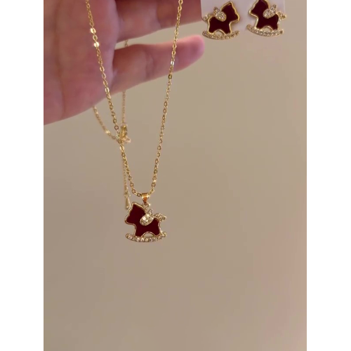 馬上有錢~新中式紅色小馬項鍊女款2026新款輕奢小衆本命年鎖骨鍊