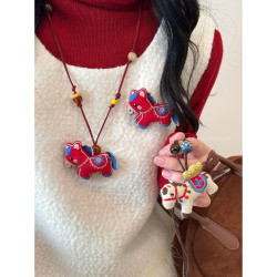 馬嵗迎喜~手工小馬串珠項鍊女2026本命年新款毛衣鏈秋冬胸針配飾