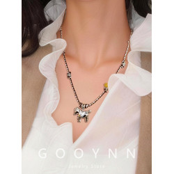 民族風復古編織繩小馬項鍊女款高級感輕奢小衆銀色吊墜鎖骨毛衣鏈