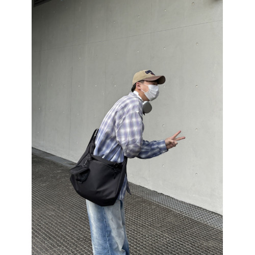 YUEN設計款尼龍防水耐磨單肩斜背機車包男女大容量郵差街頭挎包潮