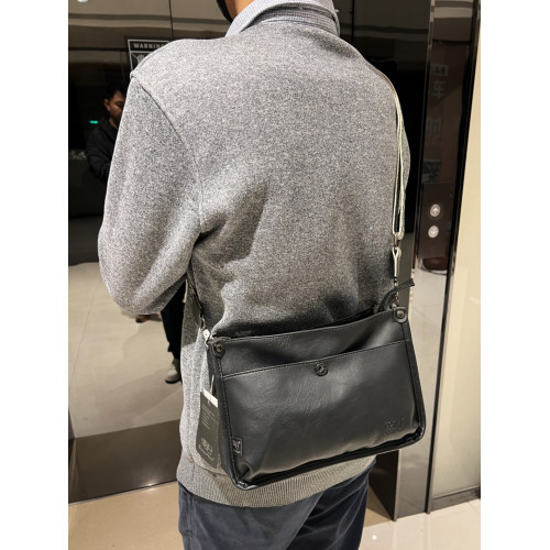 2026新品休閒戶外長方包男斜後後背包PU通勤單肩包女士彩帶斜背平板包