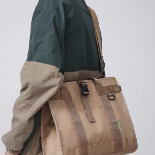 時尚手提包大容量單肩斜後後背包包休閒電腦包袋防水潮牌學生上課男包