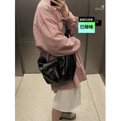 百搭復古油蠟皮斜後後背包男女日系風大容量軟面皮質單肩包潮流餃子包