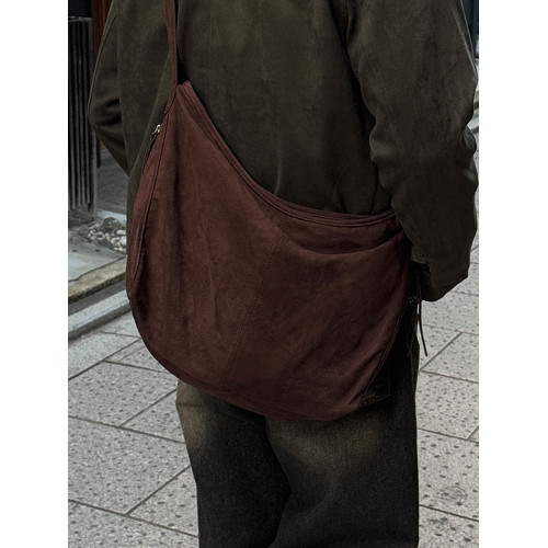 MRCYC復古風大容量斜後後背包男士秋季百搭休閒餃子包韓系通勤風穿搭