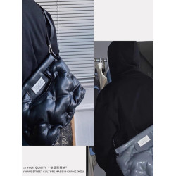 YUEN小衆設計款個性羽絨雲朵包太空棉枕頭包軟皮斜後後背包男女慵懶風