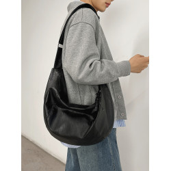 男士黑色PU皮餃子包情侶款大容量休閒通勤百搭街頭復古單肩斜後後背包