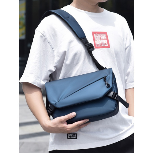 牛津布斜後後背包休閒男包戶外時尚運動郵差包橫版繙蓋小衆後後背包單肩包