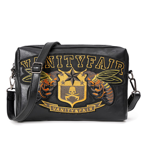 刺綉圖案男包單肩斜後後背包韓版男士休閒斜後後背包橫款潮牌時尚運動包包