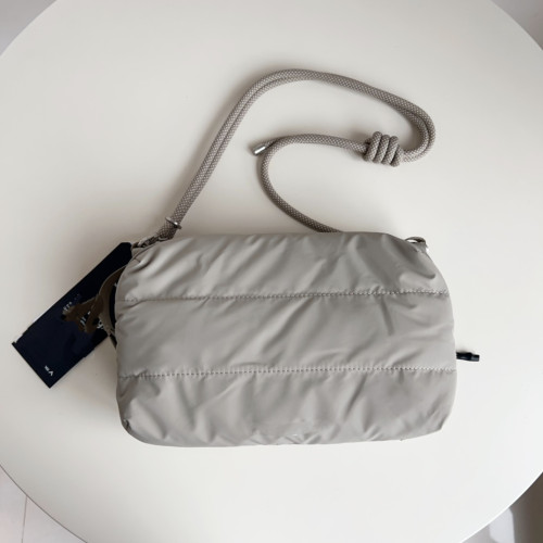 原 25年秋季新款防水輕便雲朵包繩索包 青苔綠米色黑色大號水壺包