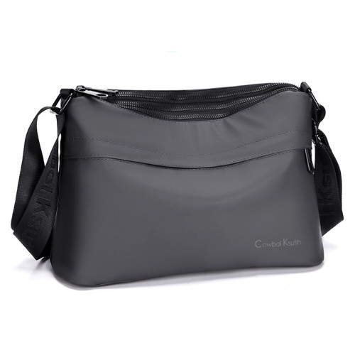 多隔層2025新款男士單肩包防水斜後後背包男款商務休閒包男包輕便後後背包