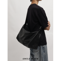 UncleBlack牛皮大容量慵懶風斜後後背包男款高級感休閒通勤簡約單肩包