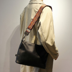 Threebox斜後後背包男士包包超火通勤軟皮大包2025新款潮流ipad單肩包