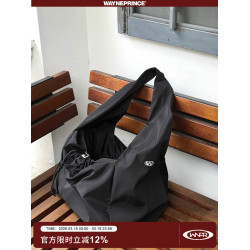 19studio WAYNEPRINCE運動休閒百搭復古單肩包抽繩束口斜後後背包男女