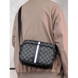 潮牌男士單肩包皮質街頭潮男情侶斜後後背包橫款字母小方包手機斜後後背包