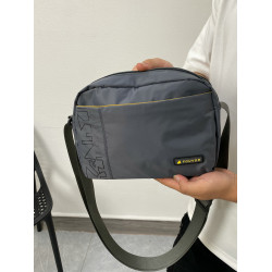 火狐休閒輕便斜後後背包橫款多格層防水尼龍布小包男士通勤百搭單肩包