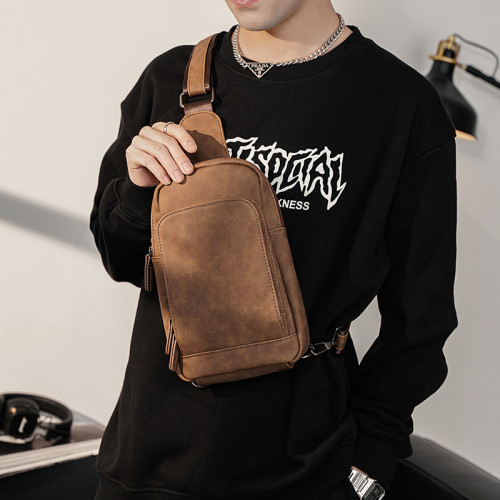 潮牌男包瘋馬皮戶外運動包單肩包多功能斜後後背包手機包休閒男士胸包