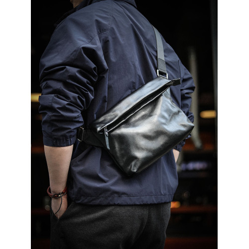 2025新款佐也原創男士單肩斜後後背包植鞣真皮胸包隨身休閒手機小包潮