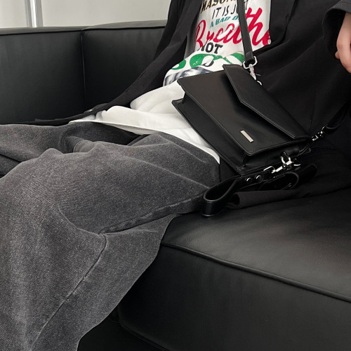 高級感暗黑小方包ins潮流二合一組合包男皮質信封盒子包小斜後後背包