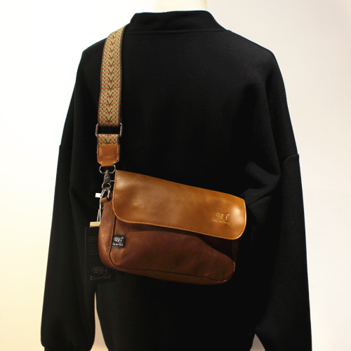 新款潮流潮牌男士休閒郵差小挎包單肩包韓版皮質斜後後背包時尚小後後背包