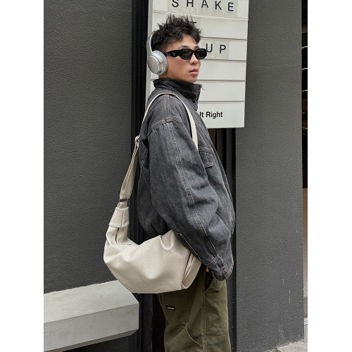 2026新款男包潮牌餃子包休閒斜後後背包男士簡約百搭街頭運動復古單肩