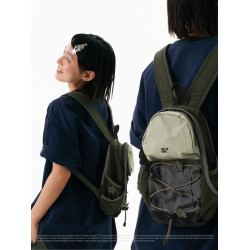 CryingCenter 綠色小碎花版-拼接撞色野餐登山包戶外雙肩書包