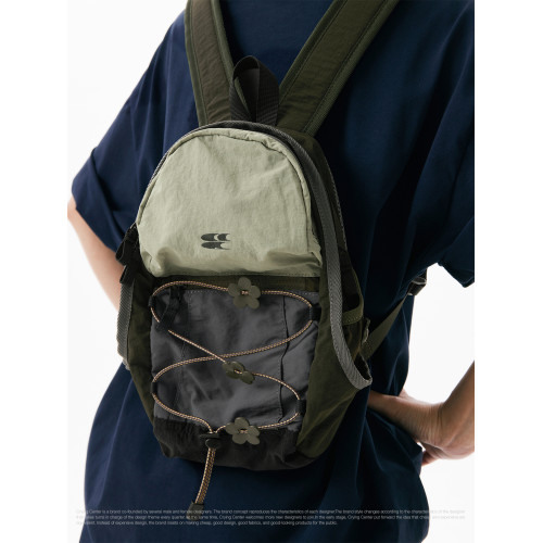 CryingCenter 綠色小碎花版-拼接撞色野餐登山包戶外雙肩書包