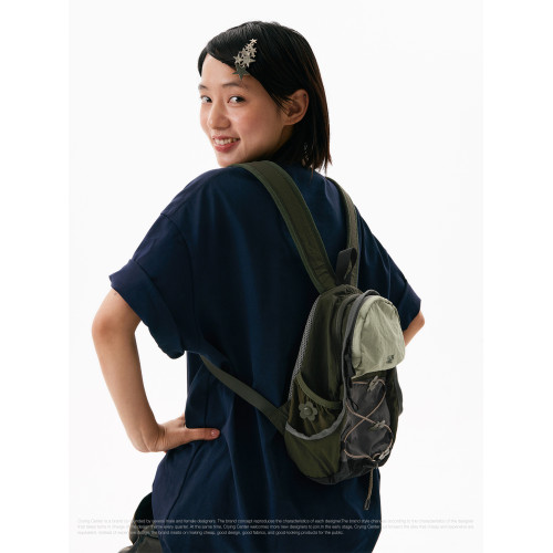 CryingCenter 綠色小碎花版-拼接撞色野餐登山包戶外雙肩書包