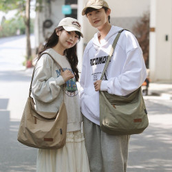 大容量日系斜後後背包防潑水尼龍布郵差包休閒大學生單肩包純色托特包