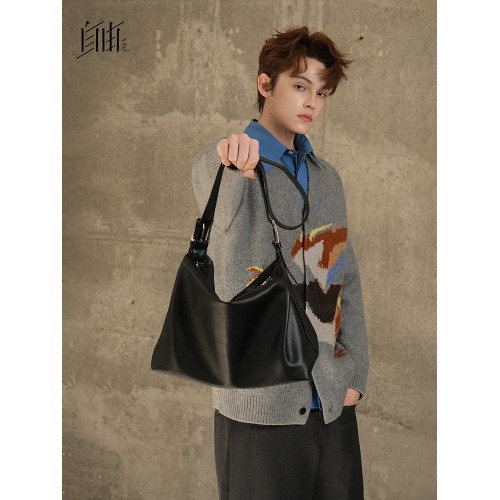 是自由啊 •原創自製 不受約束 極簡大容量單肩斜後後背包不規則男包