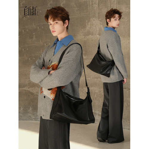 是自由啊 •原創自製 不受約束 極簡大容量單肩斜後後背包不規則男包