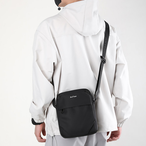 新款ipad斜後後背包男2026簡約牛津布男士通勤小挎包大容量黑色單肩包 新款ipad斜後後背包男2026簡約牛津布男士通勤小挎包大容量黑色單肩包