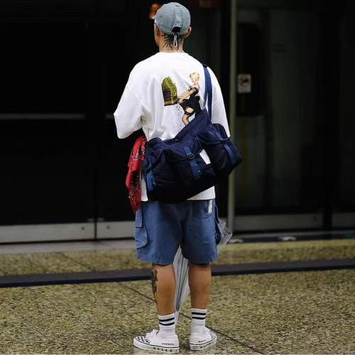 Club.S 日系潮流三口袋夾棉單肩包 尼龍防水單肩多層寬帶斜後後背包