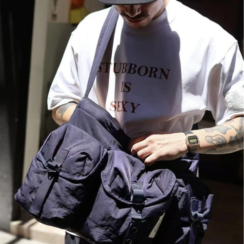 Club.S 日系潮流三口袋夾棉單肩包 尼龍防水單肩多層寬帶斜後後背包