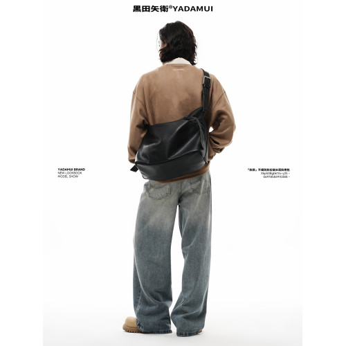 黑田矢衛原創斜拉鍊設計斜後後背包男款高級感通勤大包女生軟皮流浪包