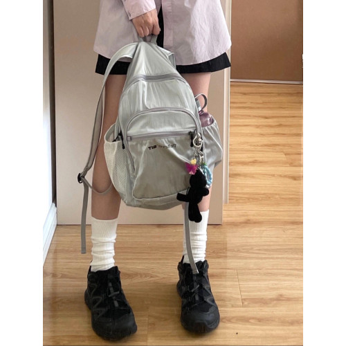 韓系八奶銀色尼龍雙肩包秋冬學生旅行書包防水輕便通勤大容量戶外