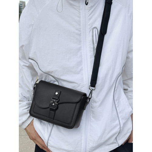 單肩包男生小衆高級感休閒斜後後背包時尚潮流質感小方包女通勤手機包