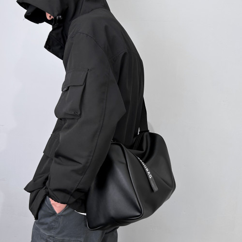 大容量斜後後背包男士後後背包2023新款休閒簡約軟皮單肩包男挎包健身包PU