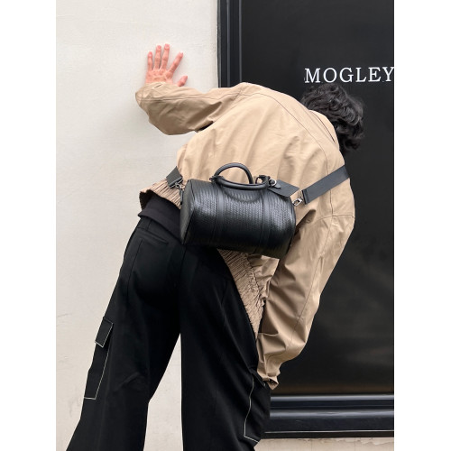 YUEN復古單肩斜背大容量托特皮質圓筒波士頓枕頭包男女中性風ins